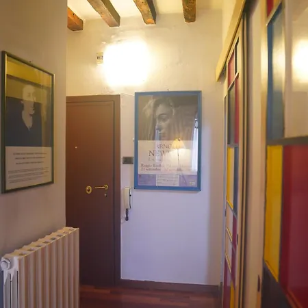 Maison Mondrian, A Due Passi Dal Duomo Διαμέρισμα