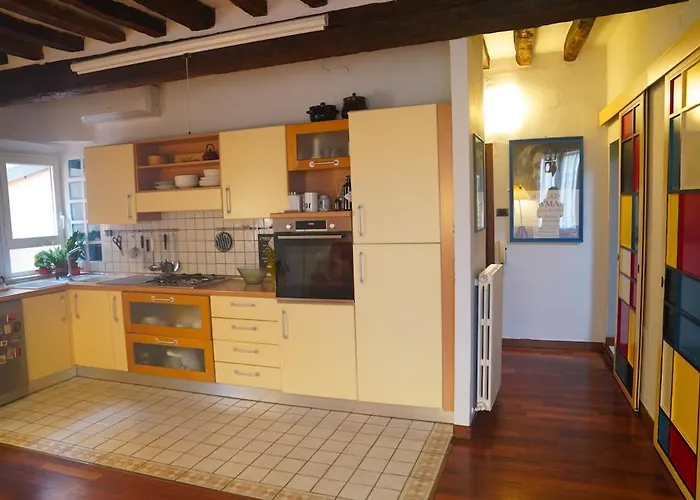 Maison Mondrian, A Due Passi Dal Duomo *