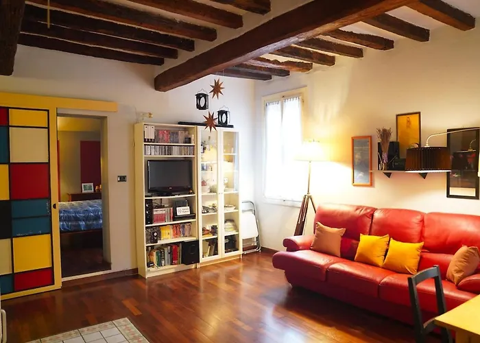 Maison Mondrian, A Due Passi Dal Duomo Modena